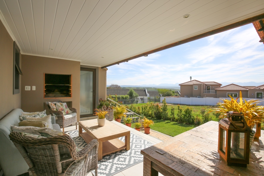 3 Bedroom Property for Sale in The Hill Western Cape